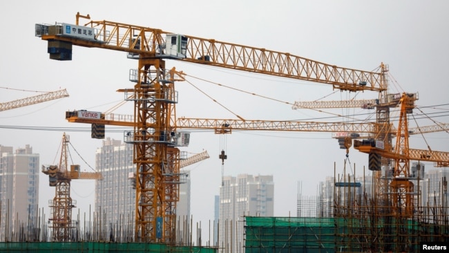 北京一处建筑工地的吊塔 (2020年7月16日)