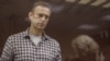 Навальный пожаловался на высокую температуру и сильный кашель 