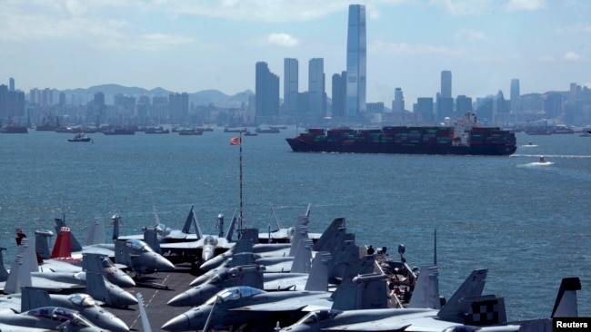 美军乔治·华盛顿号航母2012年7月10日对香港进行例行访问。