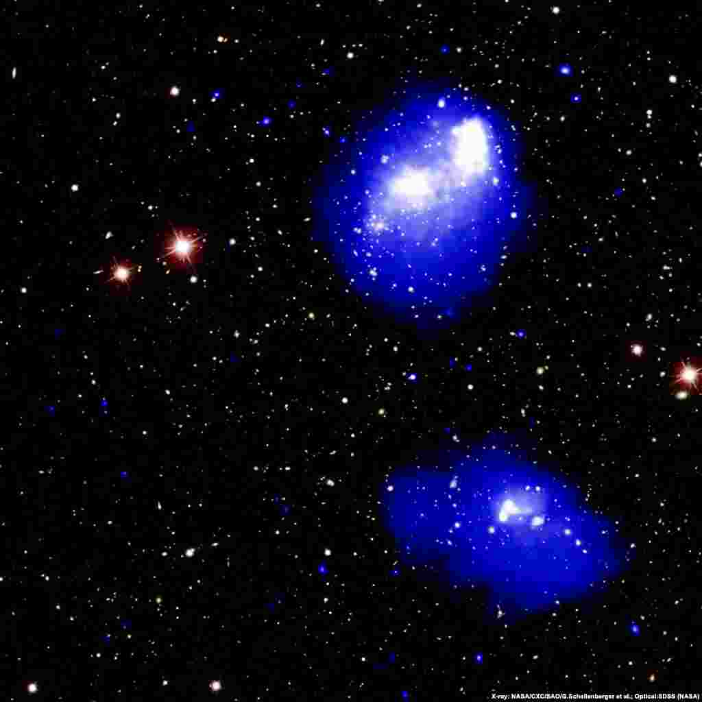 តារា​វិទូ​​ម្នាក់​ប្រើ​ទិន្នន័យ​ទទួល​បាន​ពី​កម្មវិធី​ស៊ើប​អង្កេត​ប្រើ​កាំ​រស្មី​អ៊ិច (Chandra X-ray Observatory) និង​កែវ​យិត​របស់​ណាសា ​បង្កើត​បាន​ជាផែន​ទី​យ៉ាង​ច្បាស់​មួយ បង្ហាញ​ពី​ការ​ប៉ះ​ទង្គិច​គ្នា​រវាង​ចង្កោម​កាឡាក់ស៊ី​ចំនួន​៤។ នៅ​ទីបញ្ចប់ ចង្កោម​ទាំង៤ ដែល​ចង្កោម​នីមួយៗ​មានទំហំ​ធំ​ជាង​ព្រះ​អាទិត្យ​រាប់​លាន​ដងនោះ នឹង​បង្កើត​បាន​ជា​ទម្រង់​មួយ​ធំ​បំផុត​នៅ​ក្នុង​លំហ​អាកាស។