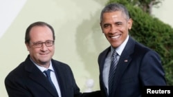 Francois Hollande et Barack Obama à la COP21 au Bourget, en France, le 30 novembre 2015. 