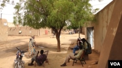 Jobless People in Gao. (Idriss Fall/VOA)