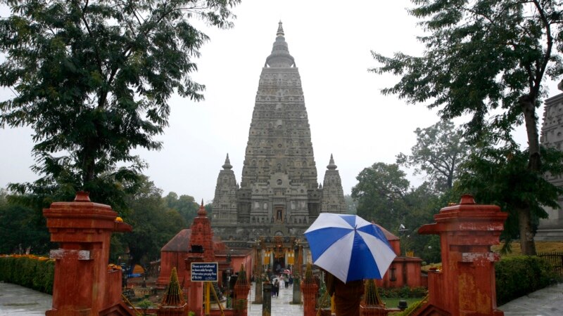 Menerbitkan paspor untuk peziarah Bodh Gaya