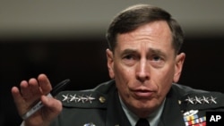Cựu Giám đốc CIA David Petraeus