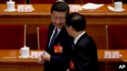 Президент Китаю Сі Цзіньпін та голова стратегічних досліджень комуністичної партії Китаю 