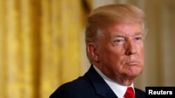 “Las acciones amenazantes y desestabilizantes solo aumentan el aislamiento del régimen de Corea del Norte en la región y en entre todas las naciones del mundo", dijo Trump en un comunicado.