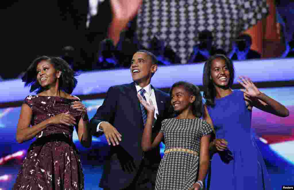 U.S. President Barack Obama acknowledges applause while addressing the final session of the Democratic National Convention in Charlotte, North Carolina September 6, 2012. REUTERS/Jessica Rinaldi (UNITED STATES - Tags: POLITICS ELECTIONS) 
