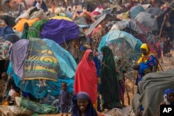 خشکسالی در شرق آفریقا زنان باردار و شیرده را به شدت تهدید می‌کند (آرشیو)