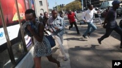 Veruzhinji votiza hutsi hunokachidza hwange hwakandwa nemapurisa mushure mekuratidzira muHarare.