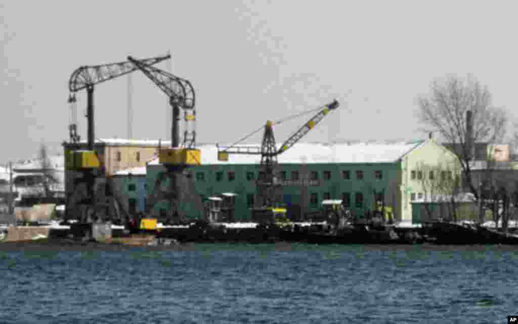 鸭绿江边北韩一侧景象