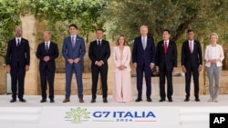 Групповое фото лидеров «Большой семерки», на саммите G7, 13 июня 2024 года, в Борго Эгнация, Италия