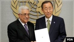 Prezidan Mahmoud Abbasak Sekretè Jeneral Nasyonzini an Ban Ki-moon (AP Photo/Seth Wenig)
