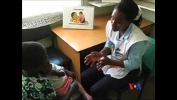 肯尼亚：艾滋病与“母亲辅导员”