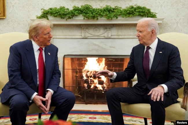 El presidente de Estados Unidos, Joe Biden, se reúne con el presidente electo Donald Trump en la Oficina Oval de la Casa Blanca en Washington, Estados Unidos, el 13 de noviembre de 2024.