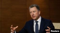 Kurt Volker, Reprezantan Espesyal Lèzetazini pou Ikrèn, ki t ap pale nan yon entèvyou avèk azjans nouvèl Reuters nan Kyèv, nan Ikrèn, nan dat 28 oktòb 2017. (Foto: REUTERS/Valentyn Ogirenko).