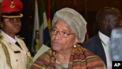 លោក​ស្រី​ប្រធានាធិបតី Ellen Johnson Sirleaf បាន​ដឹកនាំ​ប្រទេស​ចាប់​​តាំង​ពី​ការ​បោះឆ្នោត​នៅ​ឆ្នាំ ២០០៥ មក​ បន្ទាប់​ពី​មាន​សង្រ្គាម​ស៊ីវិល​​ជា​លើក​ទីពីរ​។