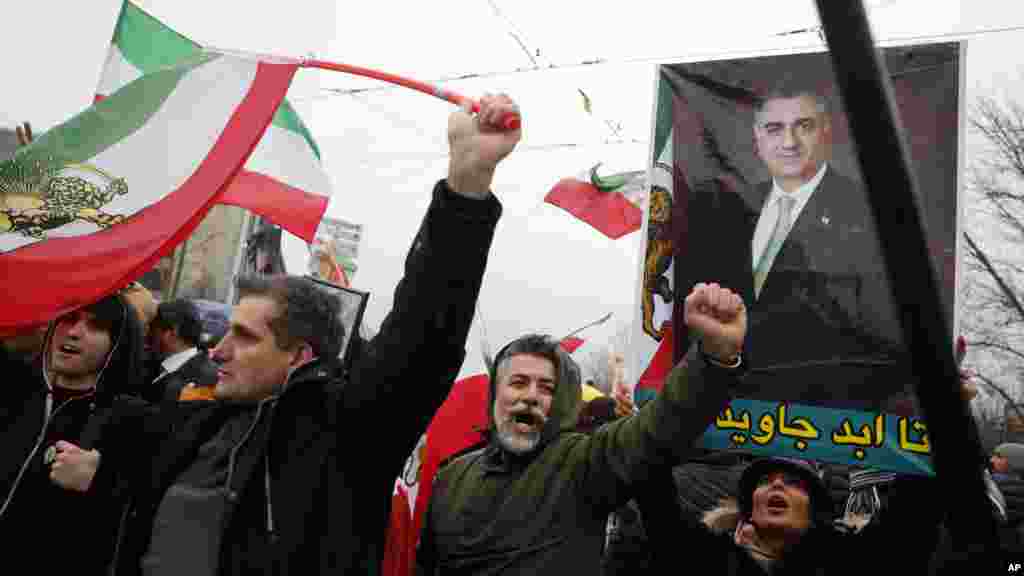 تجمع ایرانیان مقابل پارلمان اروپا در استراسبورگ فرانسه با درخواست تعیین سپاه پاسداران به عنوان سازمان تروریستی؛ دوشنبه ۲۶ دی ۱۴۰۱