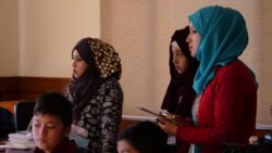 བོད་པ་ཁ་ཆེའི་སློབ་ཕྲུག་དྷ་སར་ལྟ་སྐོར་དུ་འབྱོར་པ།