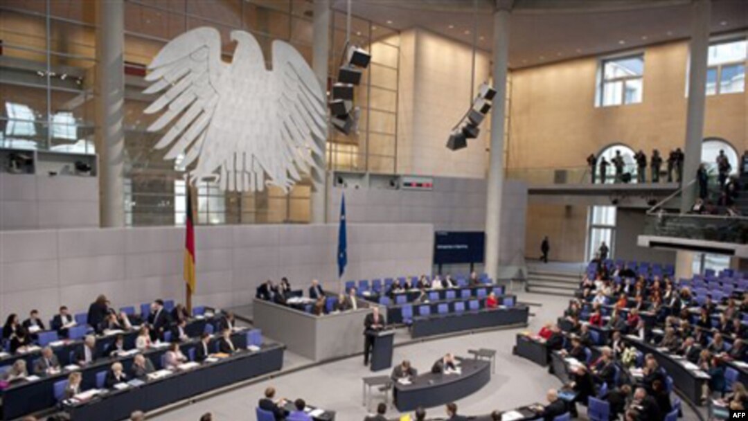"Ular Germaniyada parlament roli qanday ekanini ko’rdi. Hech kim mintaqa davlatlariga bu modelni tanlang, u eng yaxshi demokratik model deyayotgani yo’q. Lekin Bundestag xavfsizlik sektorini nazorat qilish bobida namuna bo’la oladigan, effektiv ishlaydiga