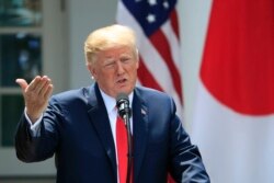 도널드 트럼프 미국 대통령이 아베 신조 일본 총리와 7일 백악관에서 가진 공동기자회견에서 발언하고 있다. 트럼프 대통령은 한반도 종전선언을 추진하고 있다고 밝혔다.