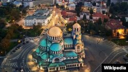 Pusat kota Sofia, dan gereja Alexander Nevsky Cathedral (Photo: wikipedia)