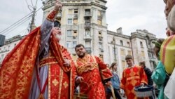 Cristianos ortodoxos celebran la Pascua en Kiev, Ucrania, el 5 de mayo de 2024.