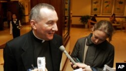 Uskup Agung Pietro Parolin 