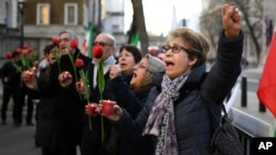 گردهمایی گروهی از ایرانیان و حامیان شورای ملی مقاومت ایران در لندن. ۱۰ ژانویه ۲۰۲۰