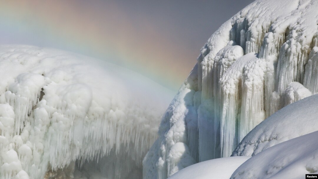 Rumwe mu rubura ku ruhande rwa Niagara