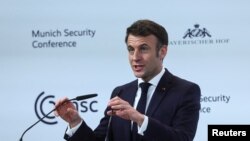 Президент Франції Еммануель Макрон виступає на Мюнхенській безпековій конференції