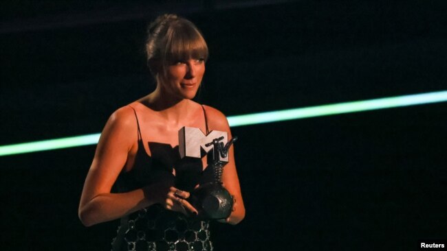 Taylor Swift receives the award for the Best Longform Video during the 2022 MTV Europe Music Awards (EMAs) at the PSD Bank Dome in Duesseldorf, Germany, Nov. 13, 2022.