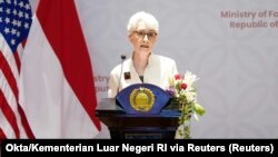 U.S. Deputy Secretary of State Wendy Sherman speaks during a press briefing with Indonesian Deputy Foreign Minister Mahendra Siregar following their meeting in Jakarta, Indonesia, May 31, 2021.