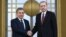 O'zbekiston Prezidenti Shavkat Mirziyoyev (chapda) Turkiya rahbari Rajab Toyyib Erdog'an bilan, Anqara, Turkiya.