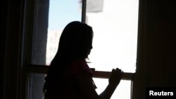 Muchos inmigrantes indocumentados son obligados a trabajar por muy bajos salarios y si reclaman son amenazados con llamar al servicio de inmigración.