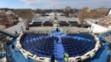 A tomada de posse de Trump está a ser transferida para dentro de casa devido às temperaturas perigosamente baixas previstas para segunda-feira, em Washington