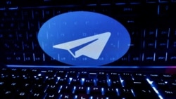 ARCHIVO: Un teclado colocado frente al logotipo de Telegram en esta ilustración tomada el 21 de febrero de 2023. REUTERS/Dado Ruvic/Ilustración/