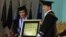 Menteri Kelautan dan Perikanan Susi Pudjiastuti menerima penghargaan gelar kehormatan Doktor Honoris Causa dari ITS Surabaya.