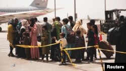 Evakuacija civila sa aerodroma u Kabulu