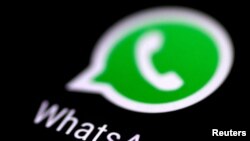 WhatsApp, que cuenta con unos 1.500 millones de usuarios, ha estado tratando de encontrar formas de evitar el uso indebido de la aplicación en todo el mundo. REUTERS/Thomas White. Foto de archivo. 3-8-17.