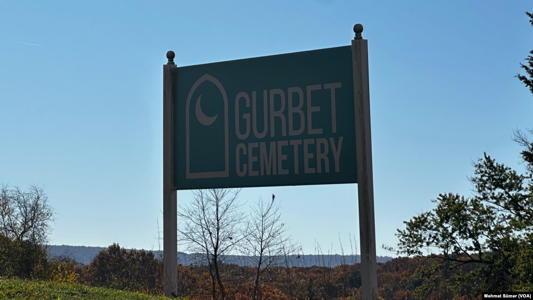 Gurbet Mezarlığı’na giden VOA Türkçe ekibi, mezarlıkta herhangi bir hazırlık gözlemlemedi.