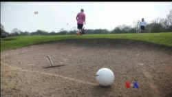 ဘောလုံးနဲ့ ဂေါက်သီးပေါင်း အားကစားနည်းသစ်