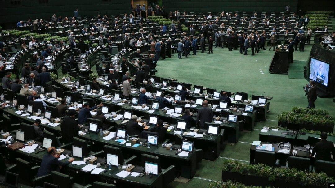 Sidang parlemen Iran di Teheran, 7 Oktober 2018. (Foto: dok).