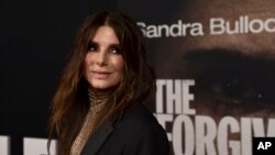 Sandra Bullock saat menghadiri pemutaran perdana "The Unforgivable" di DGA Theatre, Los Angeles, 30 November 2021. (Jordan Strauss/Invision/AP Images)