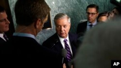 El senado republicano Lindsey Graham dijo que quería escuchar directamente del secretario de Defensa, Jim Mattis. 