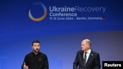 Владимир Зеленский и Олаф Шольц на Конференции по восстановлению Украины. Берлин, 11 июня 2024 г. 