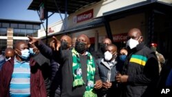 Le président sud-africain Cyril Ramaphosa, en visite à Soweto, Afrique du Sud, le 18 juillet 2021.