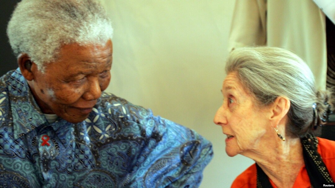 Nhà văn Nadine Gordimer và ông Nelson Mandela, 2 nhân vật chống chủ nghĩa apartheid