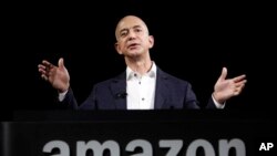 Jeff Bezos, fundador de Amazon, es uno de los 50 mayores donantes a obras de bien en Estados Unidos, según el ranking anual de Chronicle of Philanthropy. [Foto de archivo]