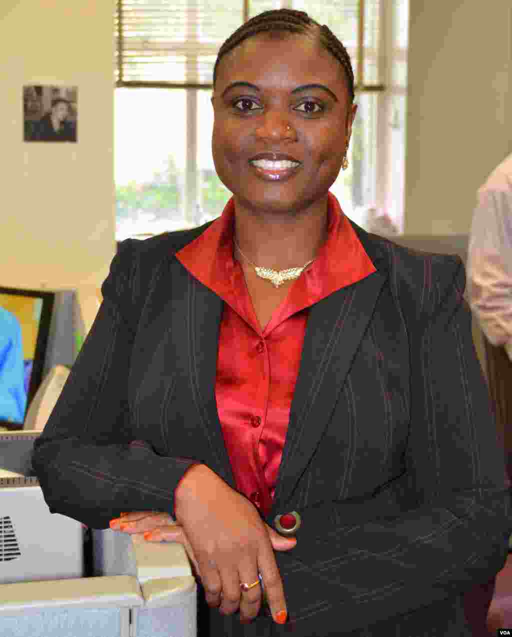 Mkamiti Kibaysi, VOA Swahili Service, Health Reporter and Host &amp; Trainer for the Launch of "Je Nifanyeje &ndash; What Shall I Do?&rdquo; 