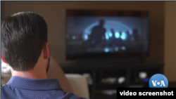 Dunia Hiburan Bernuansa Politik Saat Politik Dijadikan Hiburan. (Foto: VOA)